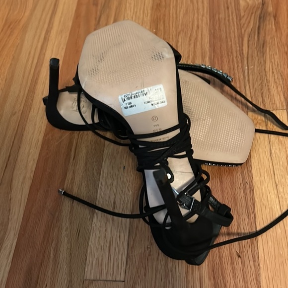 Schutz Vikki Rainbow Crystal Sandal Nubuck Leather Straps Black Size 8.5 - Picture 14 of 14